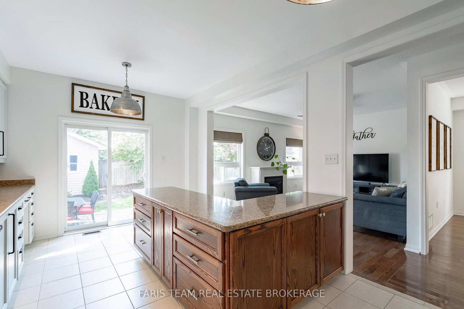 115 Winchester Terrace • Barrie, ON photo 9