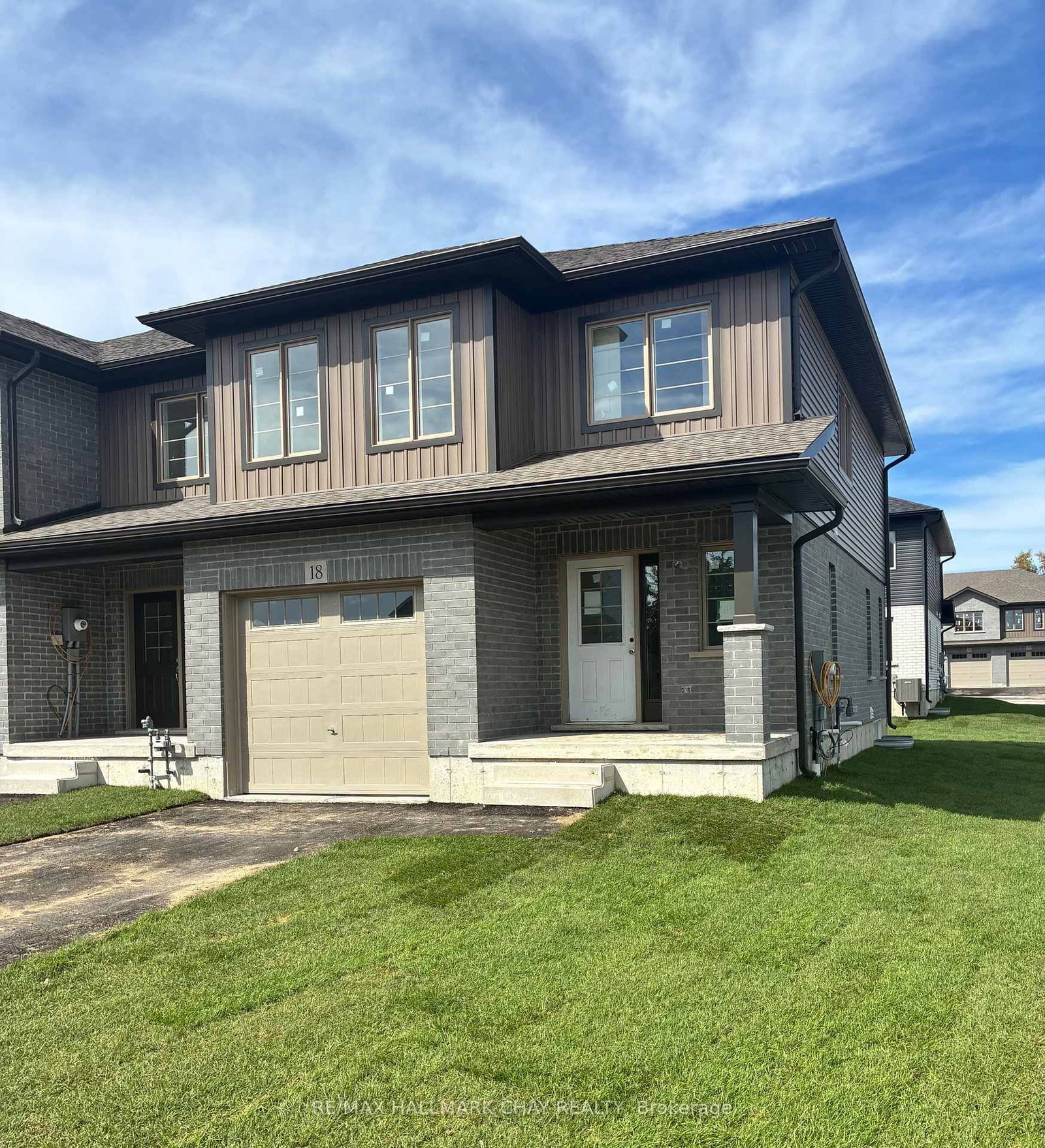 Townhouse for sale at 18 Beverly Street, Springwater, Ontario, L0L 1P0 - Elmvale - MLS: S13768380