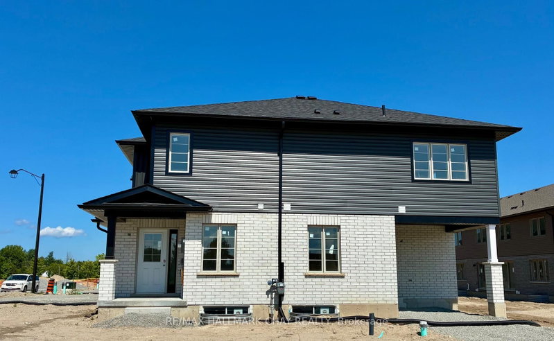 23 Strath Crescent