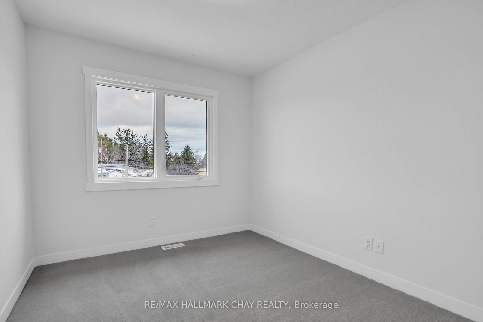23 Strath Crescent • Springwater, ON photo 20