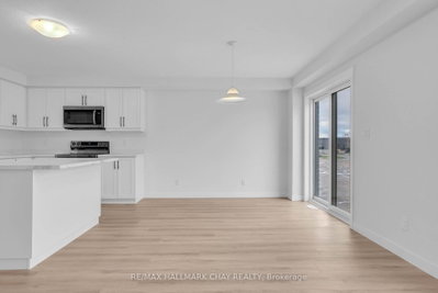 23 Strath Crescent • Springwater, ON photo 8