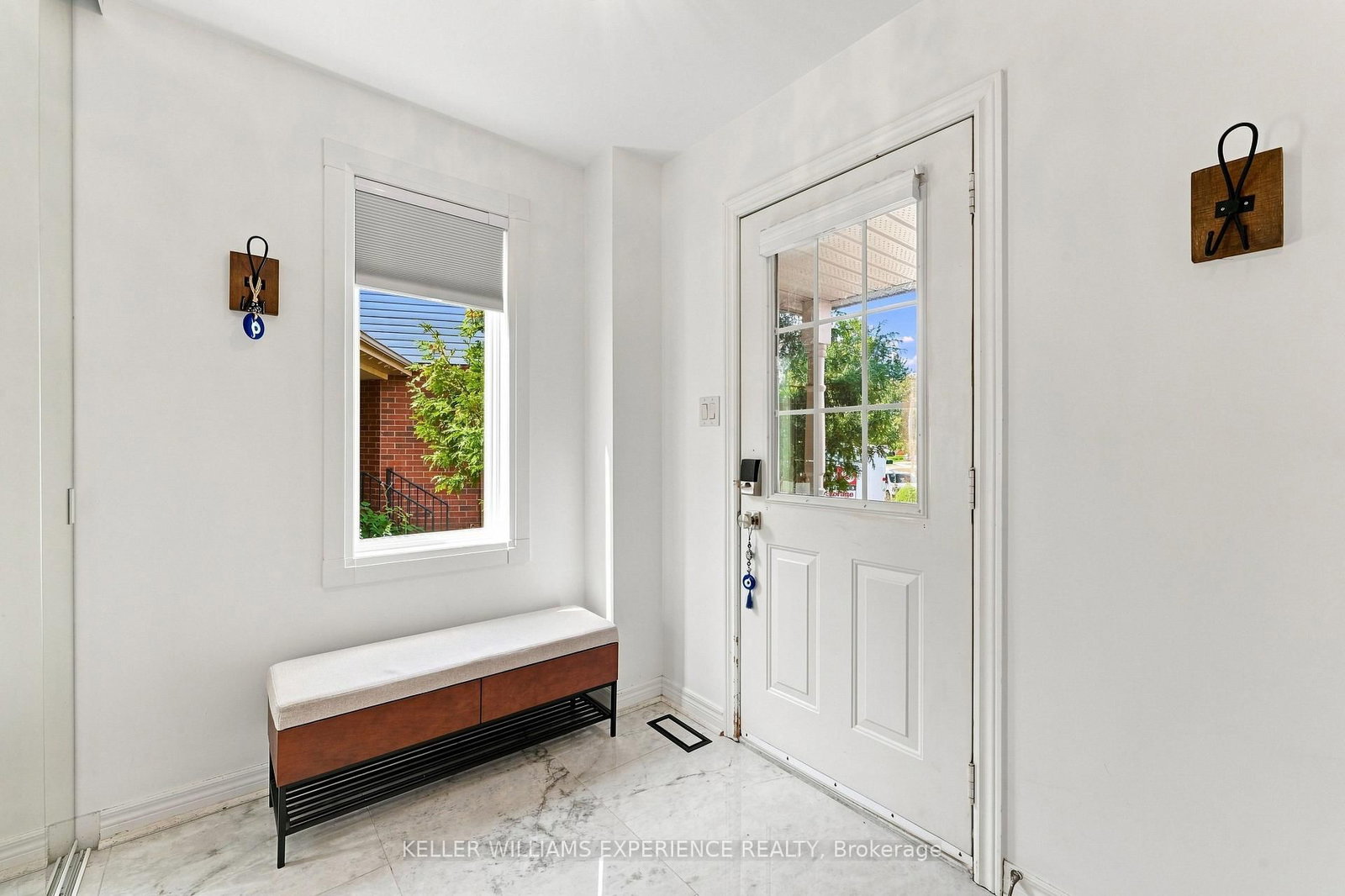 329 Esther Drive • Barrie, ON photo 4