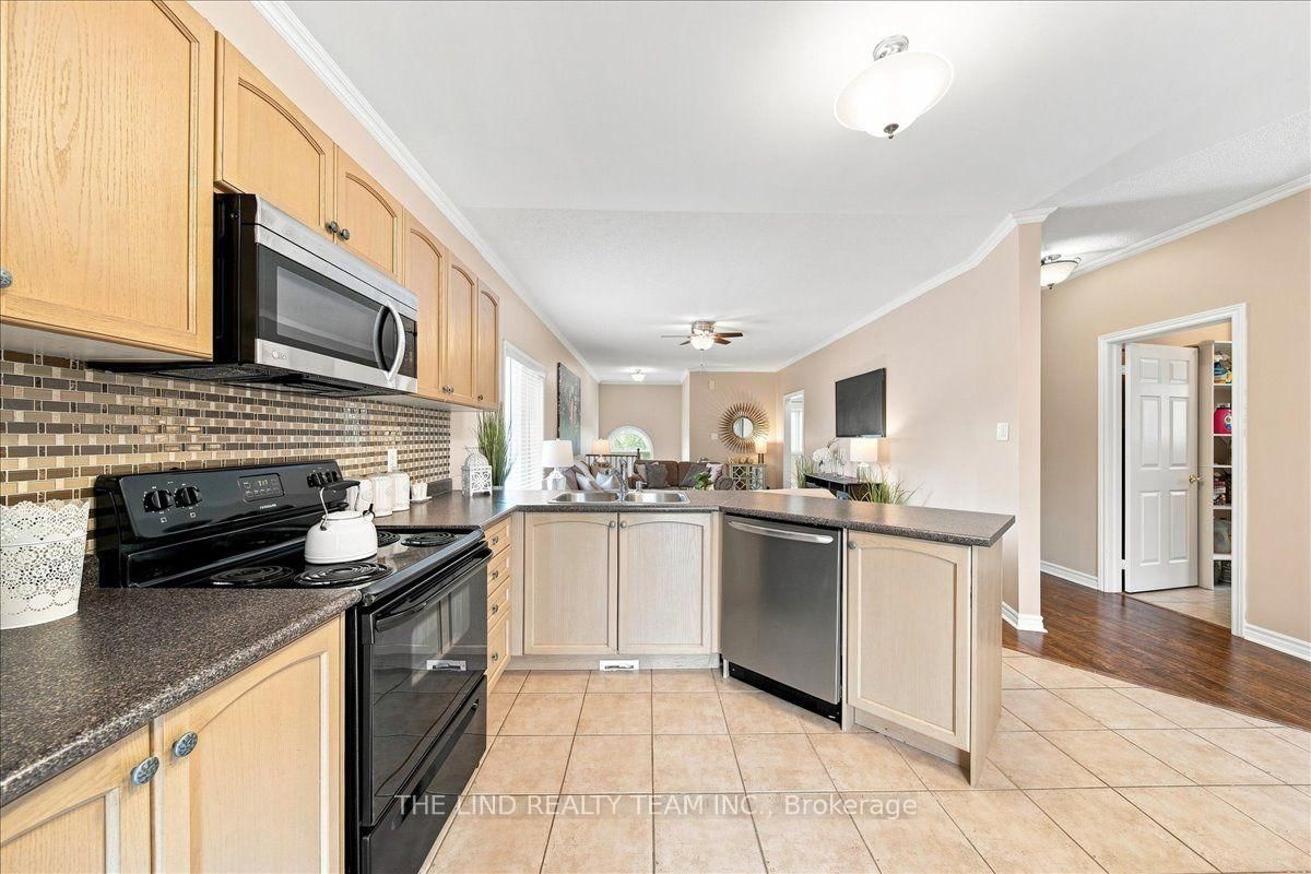 61 Mcintyre Drive • Barrie, ON photo 13