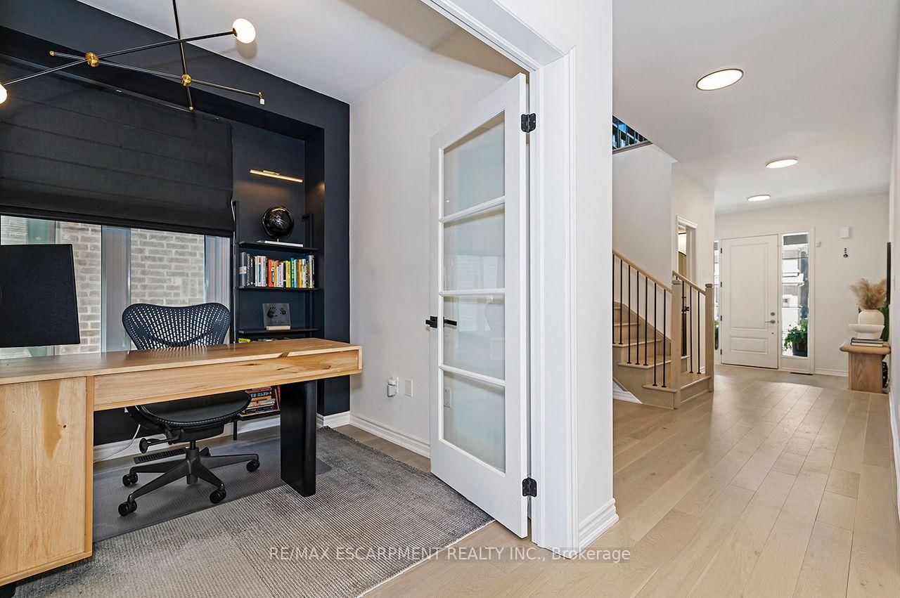 42 Shepherd Drive • Barrie, ON photo 9