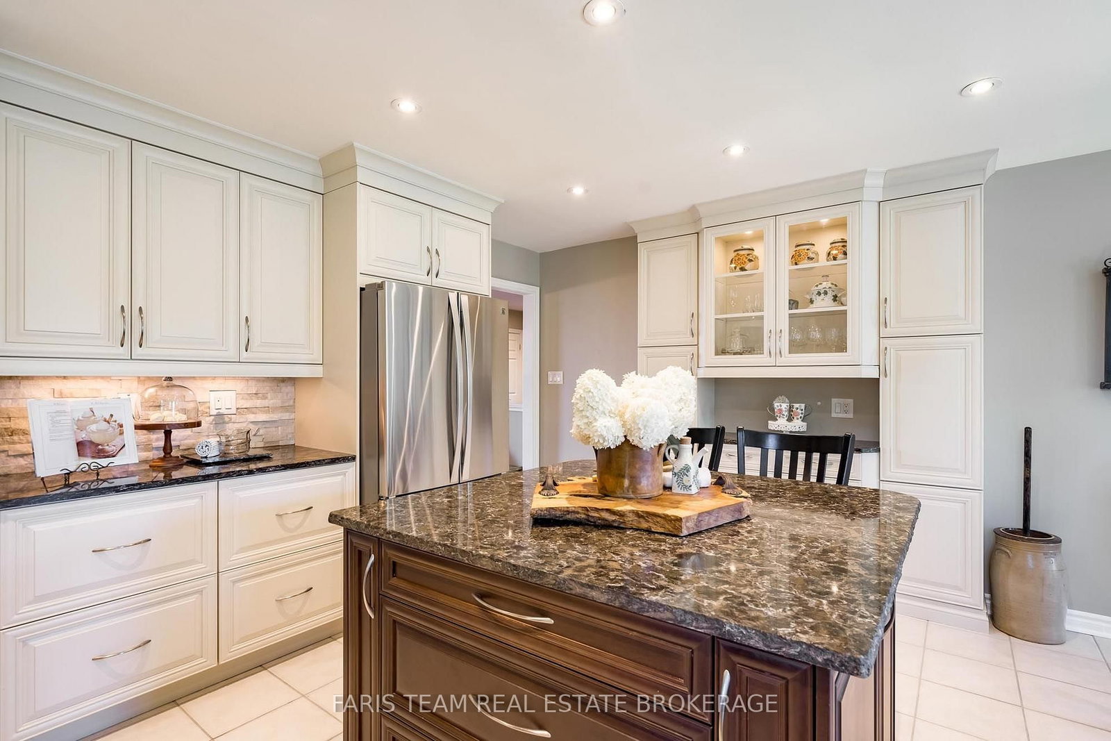 32 Stanley Street • Barrie, ON photo 12