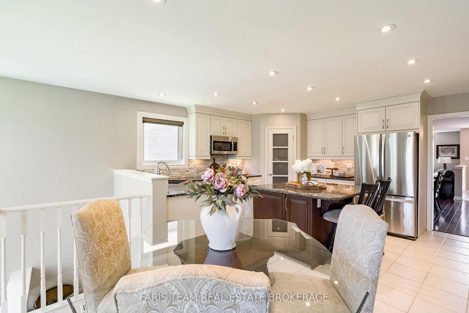 32 Stanley Street • Barrie, ON photo 13