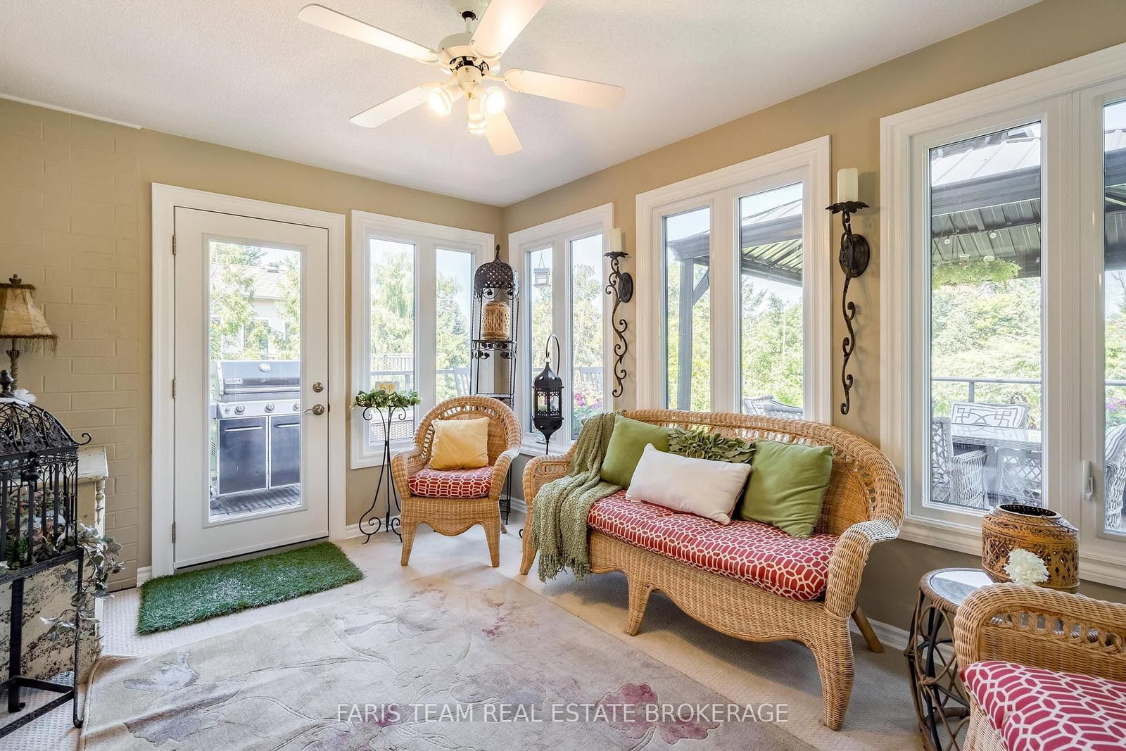 32 Stanley Street • Barrie, ON photo 18