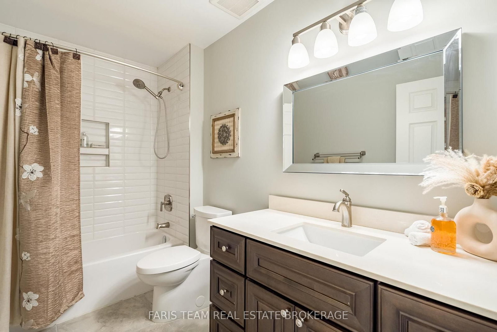32 Stanley Street • Barrie, ON photo 24