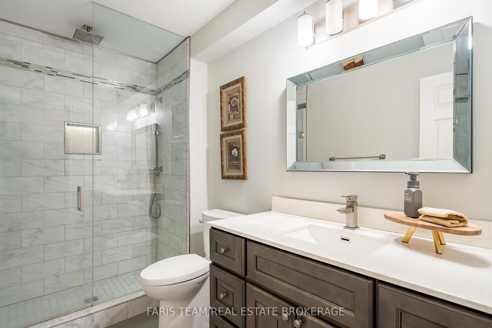 32 Stanley Street • Barrie, ON photo 32