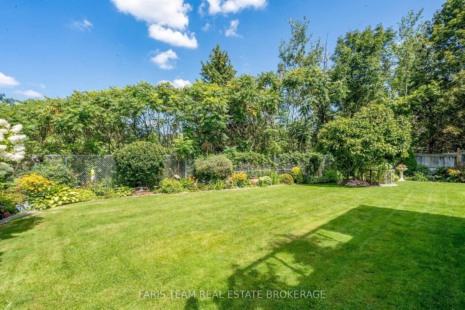 32 Stanley Street • Barrie, ON photo 37