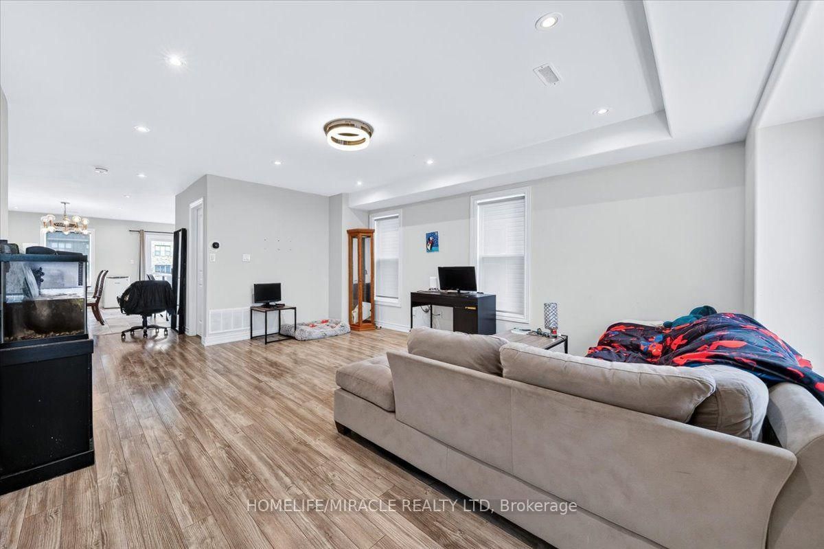 1 Leggott Avenue • #27 • Barrie, ON photo 11