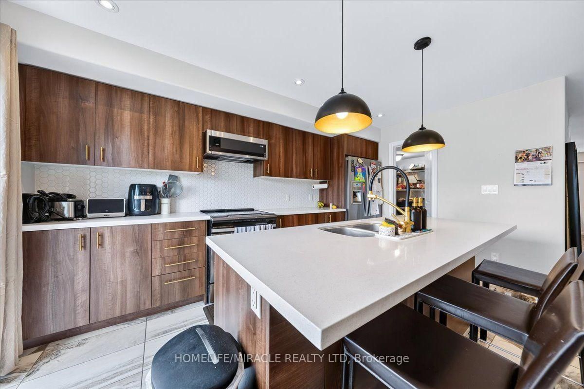 1 Leggott Avenue • #27 • Barrie, ON photo 16