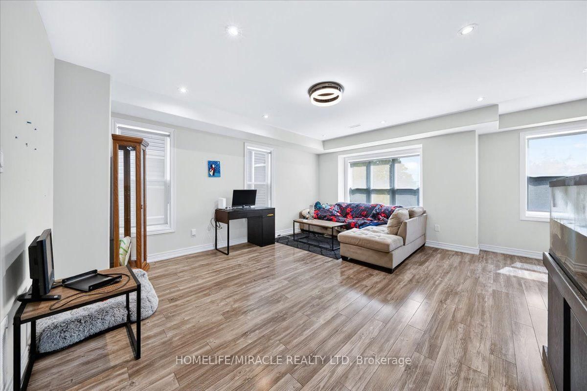 1 Leggott Avenue • #27 • Barrie, ON photo 19