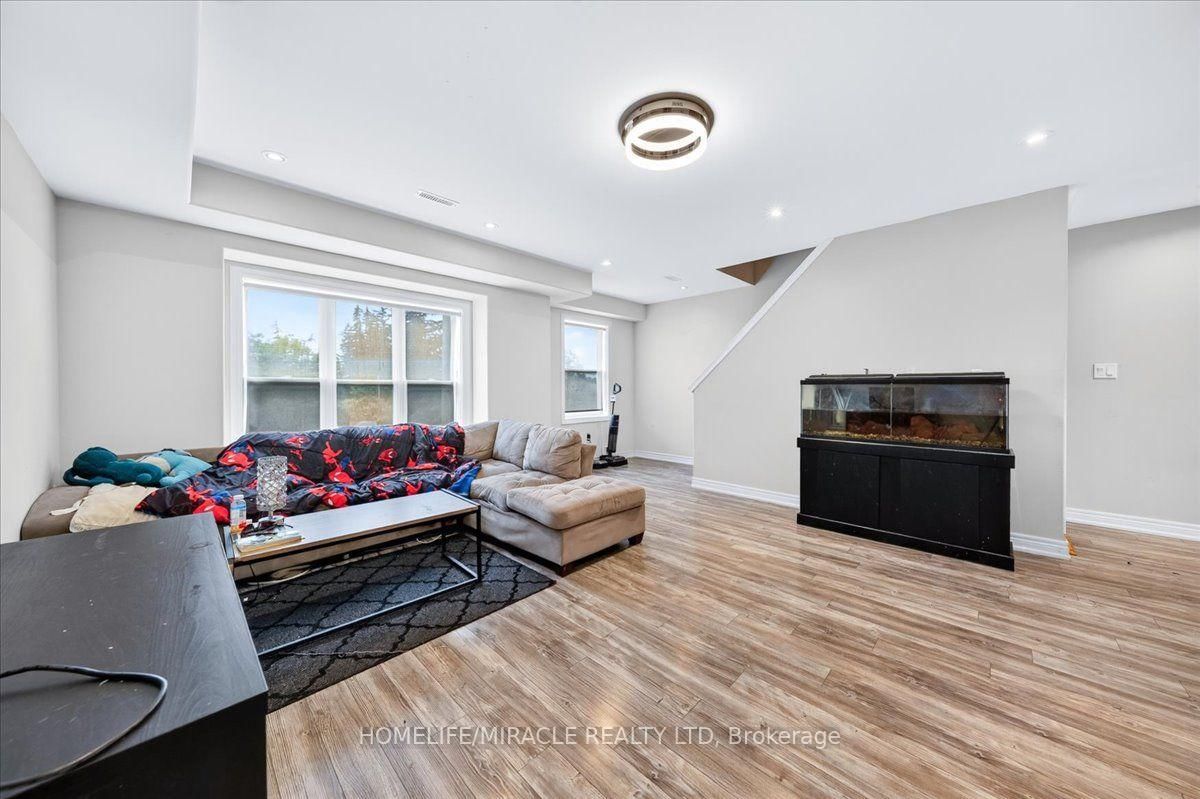 1 Leggott Avenue • #27 • Barrie, ON photo 20