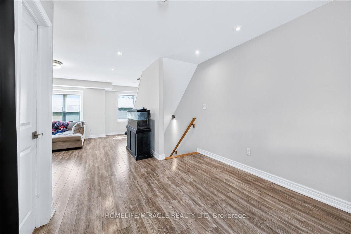 1 Leggott Avenue • #27 • Barrie, ON photo 24