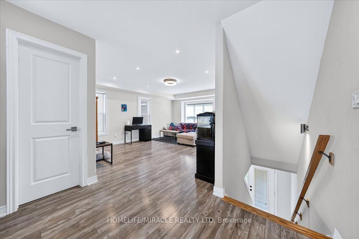 1 Leggott Avenue • #27 • Barrie, ON photo 27