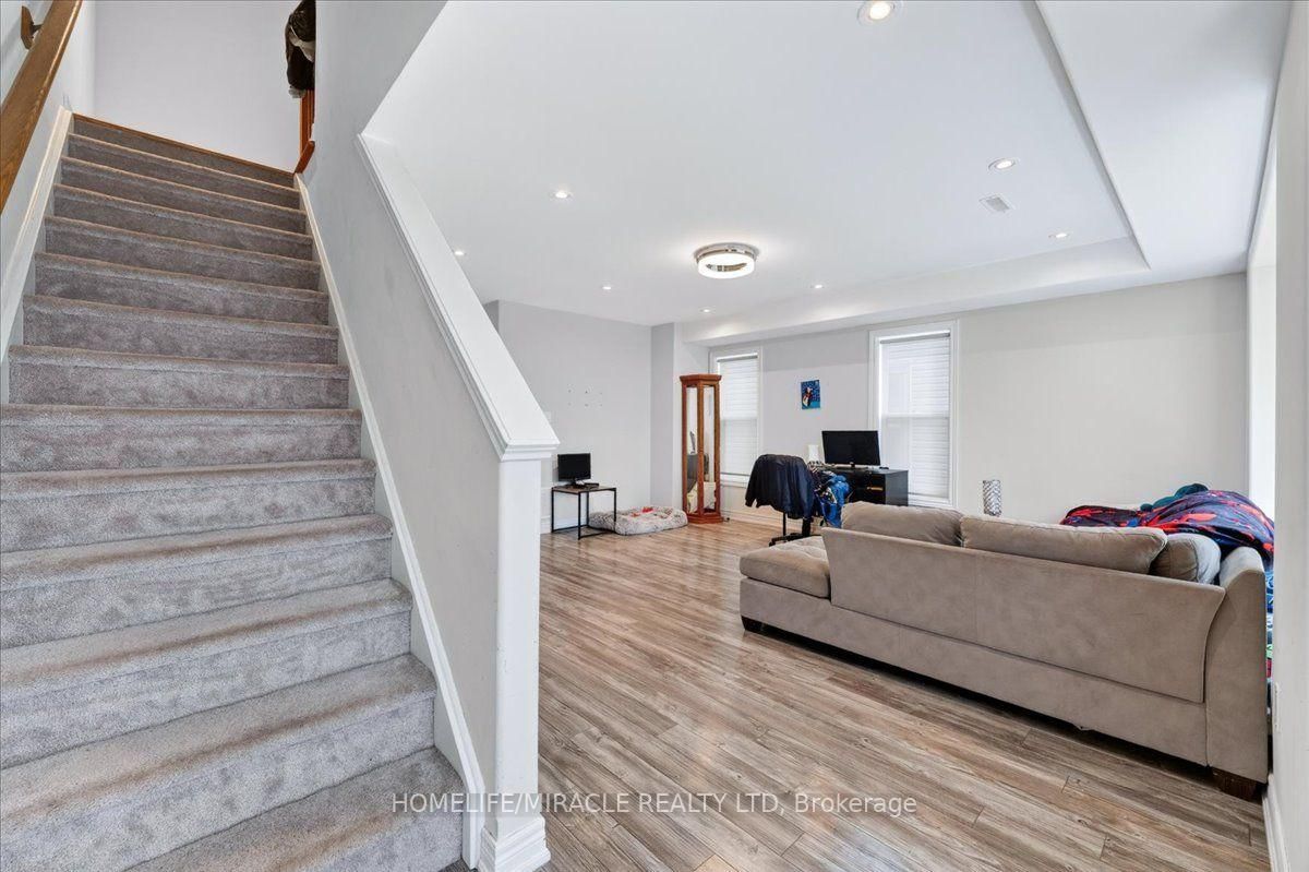 1 Leggott Avenue • #27 • Barrie, ON photo 28