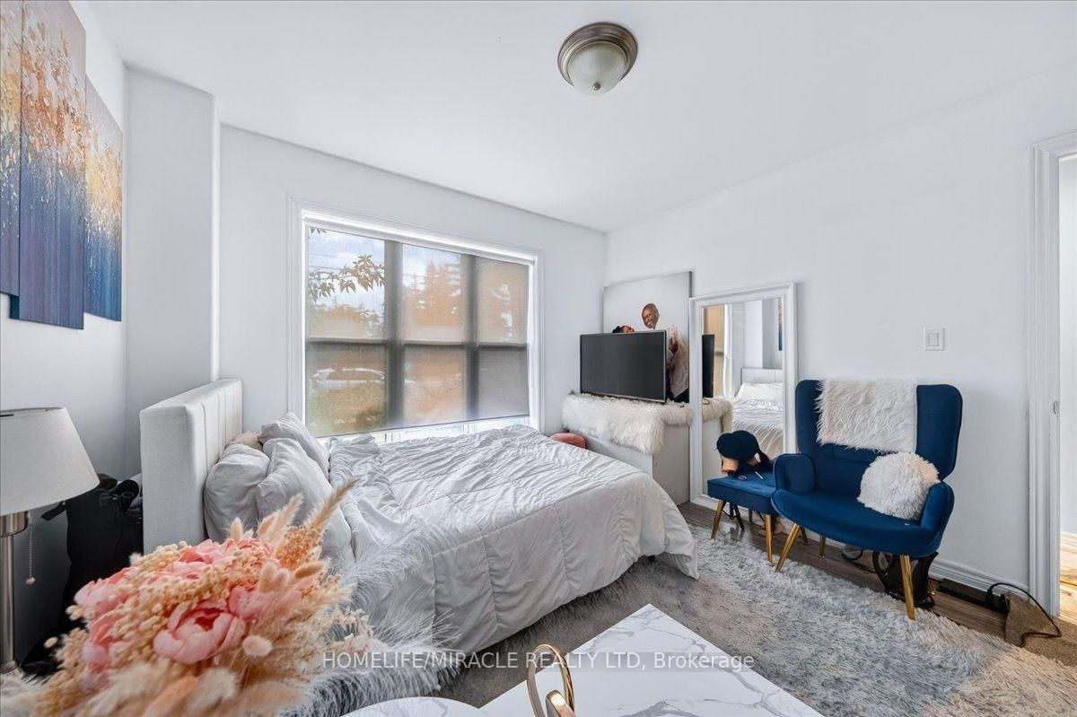 1 Leggott Avenue • #27 • Barrie, ON photo 46