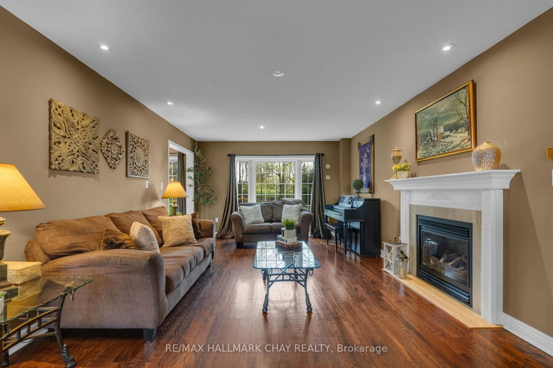 34 Crompton Dr photo 5