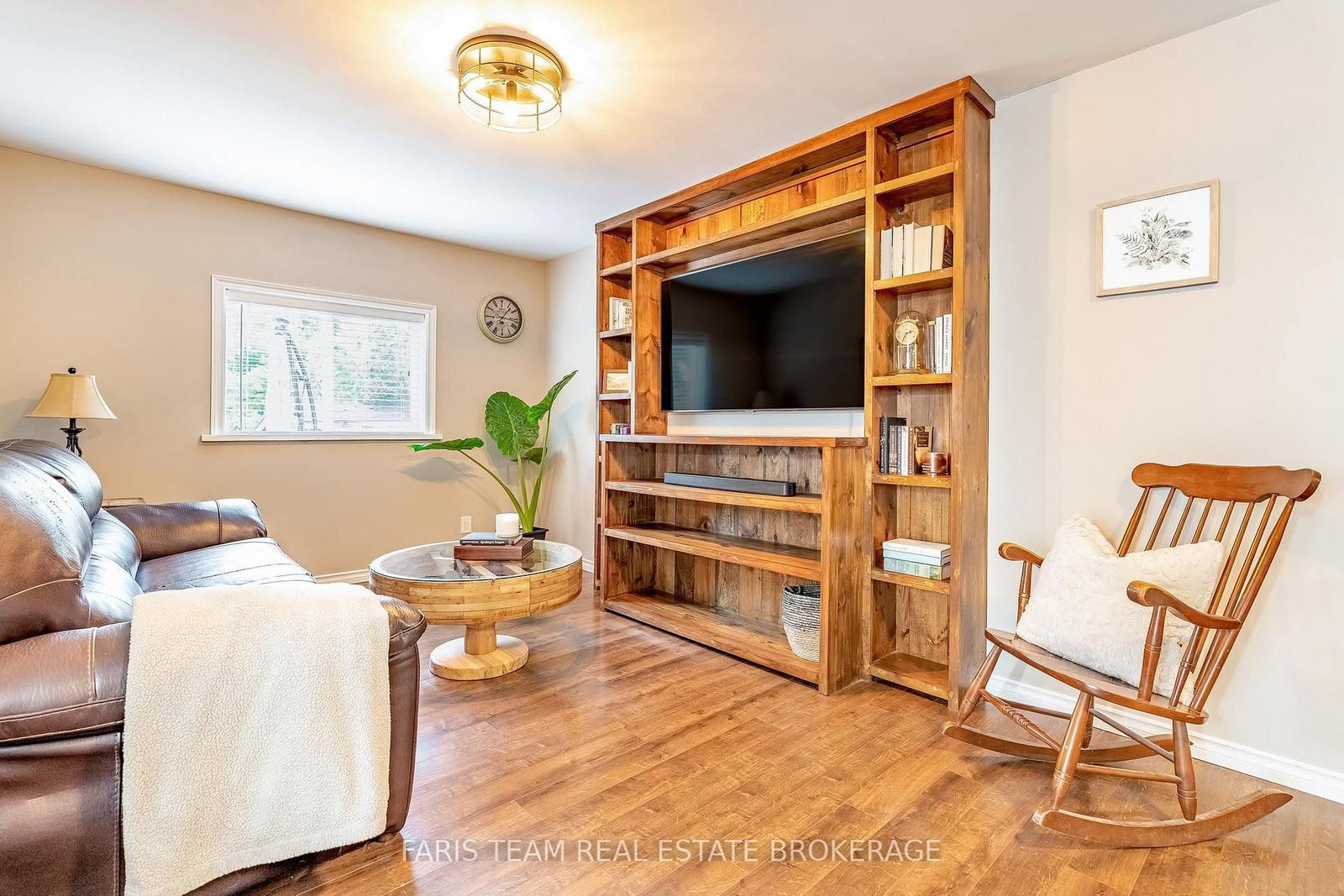 337 Nottawasaga Street • Orillia, ON photo 11