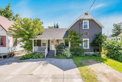 337 Nottawasaga Street • Orillia, ON photo 2