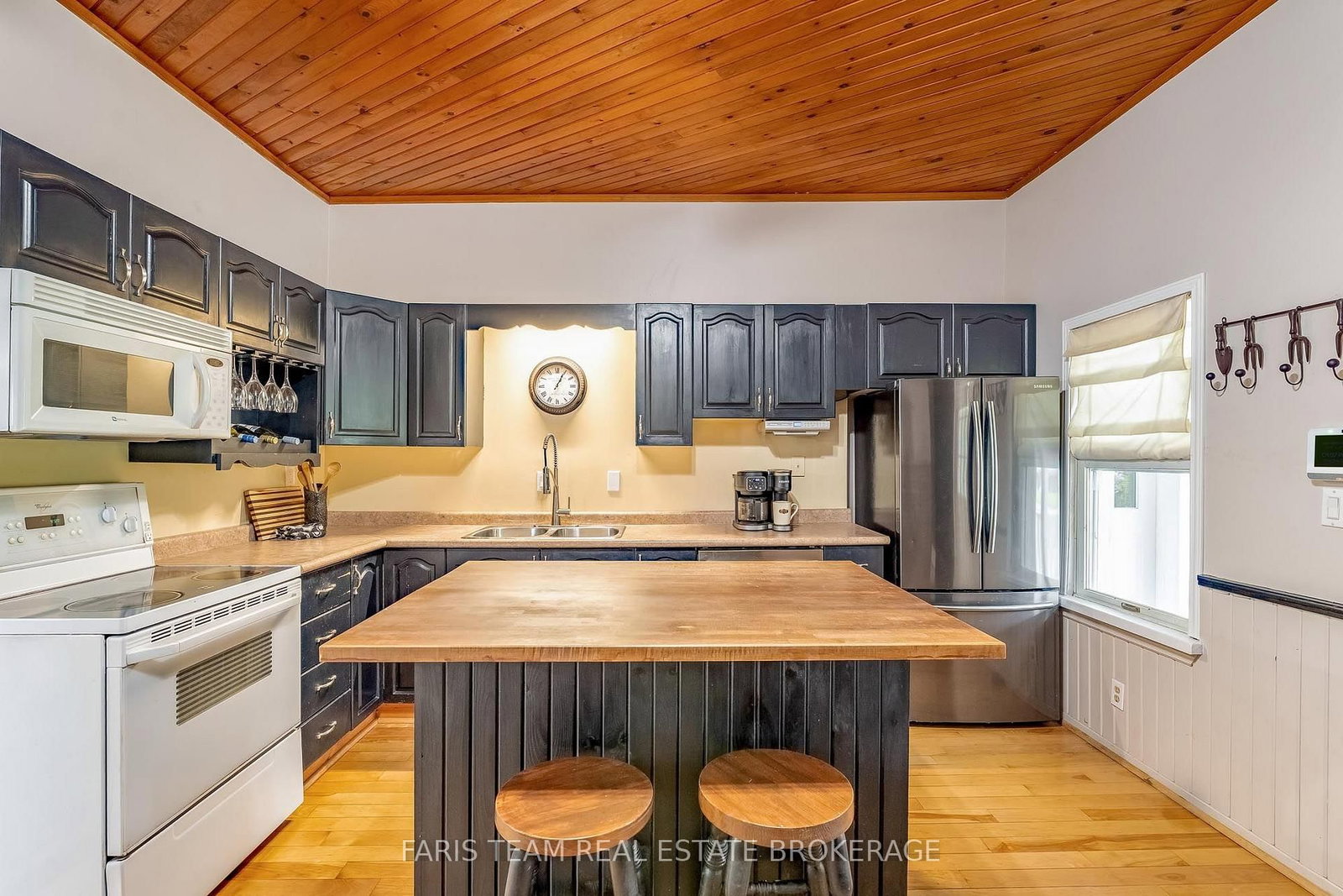 337 Nottawasaga Street • Orillia, ON photo 5