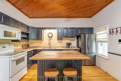337 Nottawasaga Street • Orillia, ON photo 5