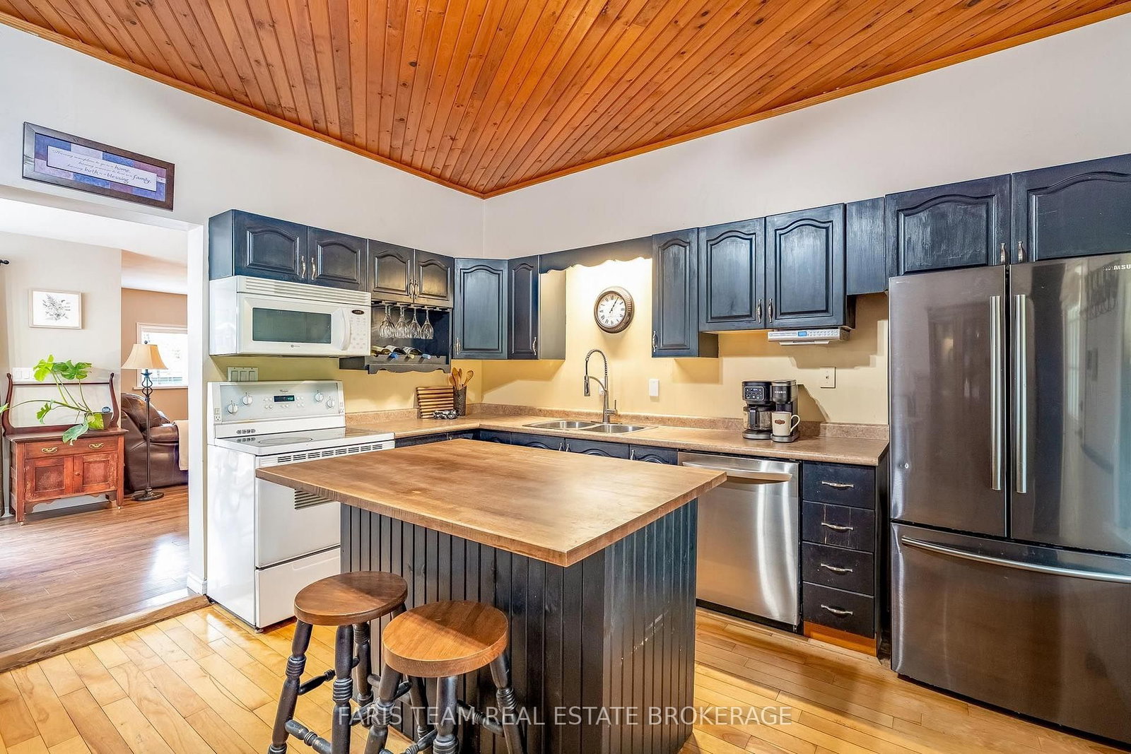 337 Nottawasaga Street • Orillia, ON photo 6