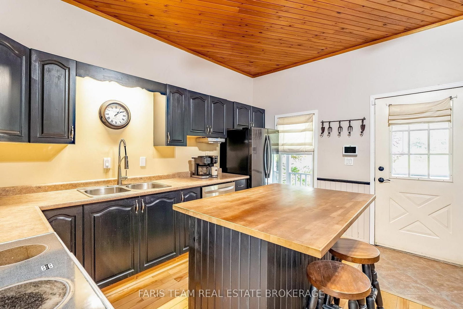 337 Nottawasaga Street • Orillia, ON photo 8