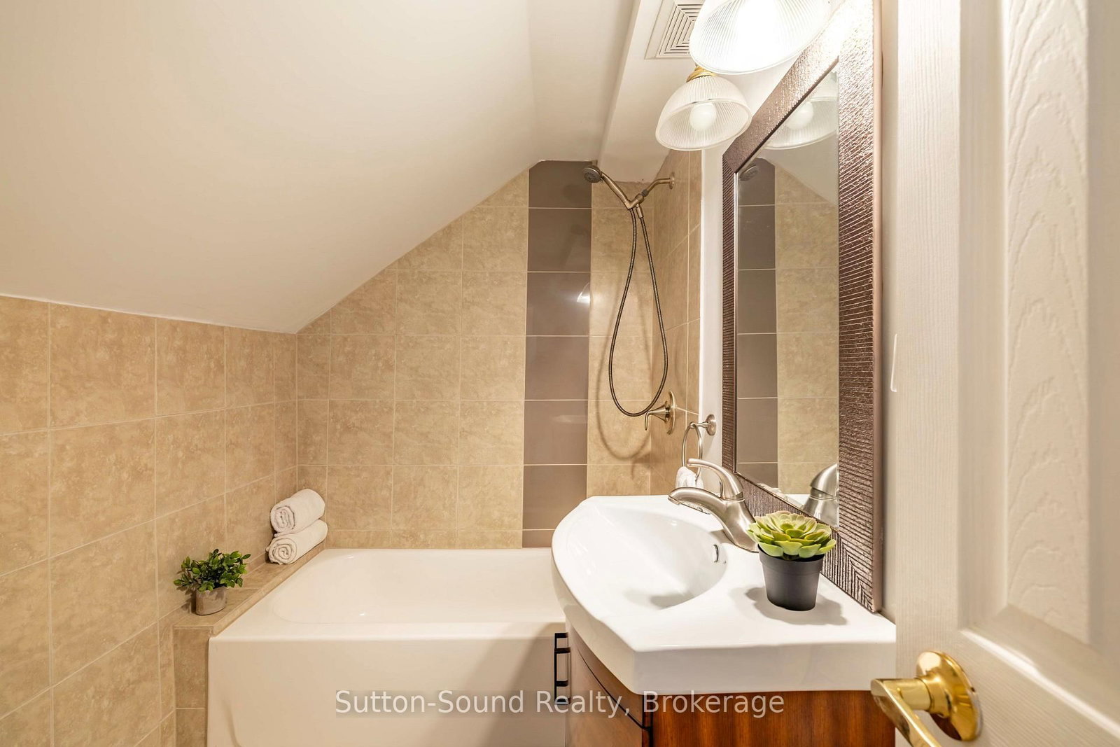 307 Fourth Street W • Collingwood, ON photo 19