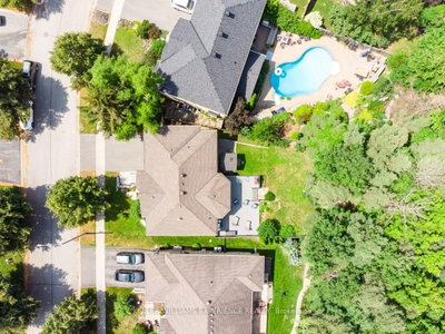 5 Grouse Glen • Barrie, ON photo 2