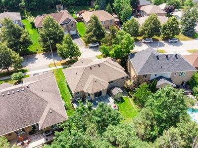 5 Grouse Glen • Barrie, ON photo 3