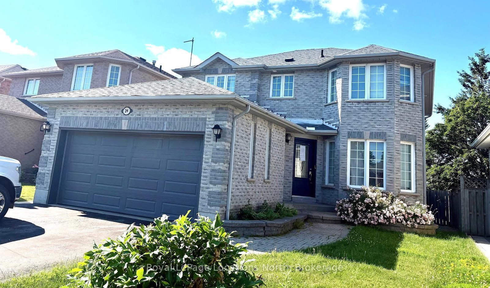 24 Merganser Court • Barrie, ON photo 1