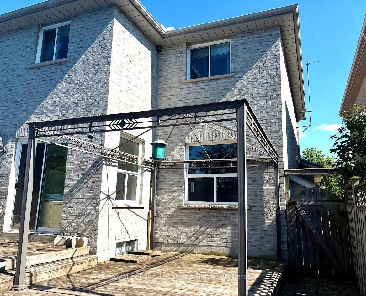 24 Merganser Court • Barrie, ON photo 11