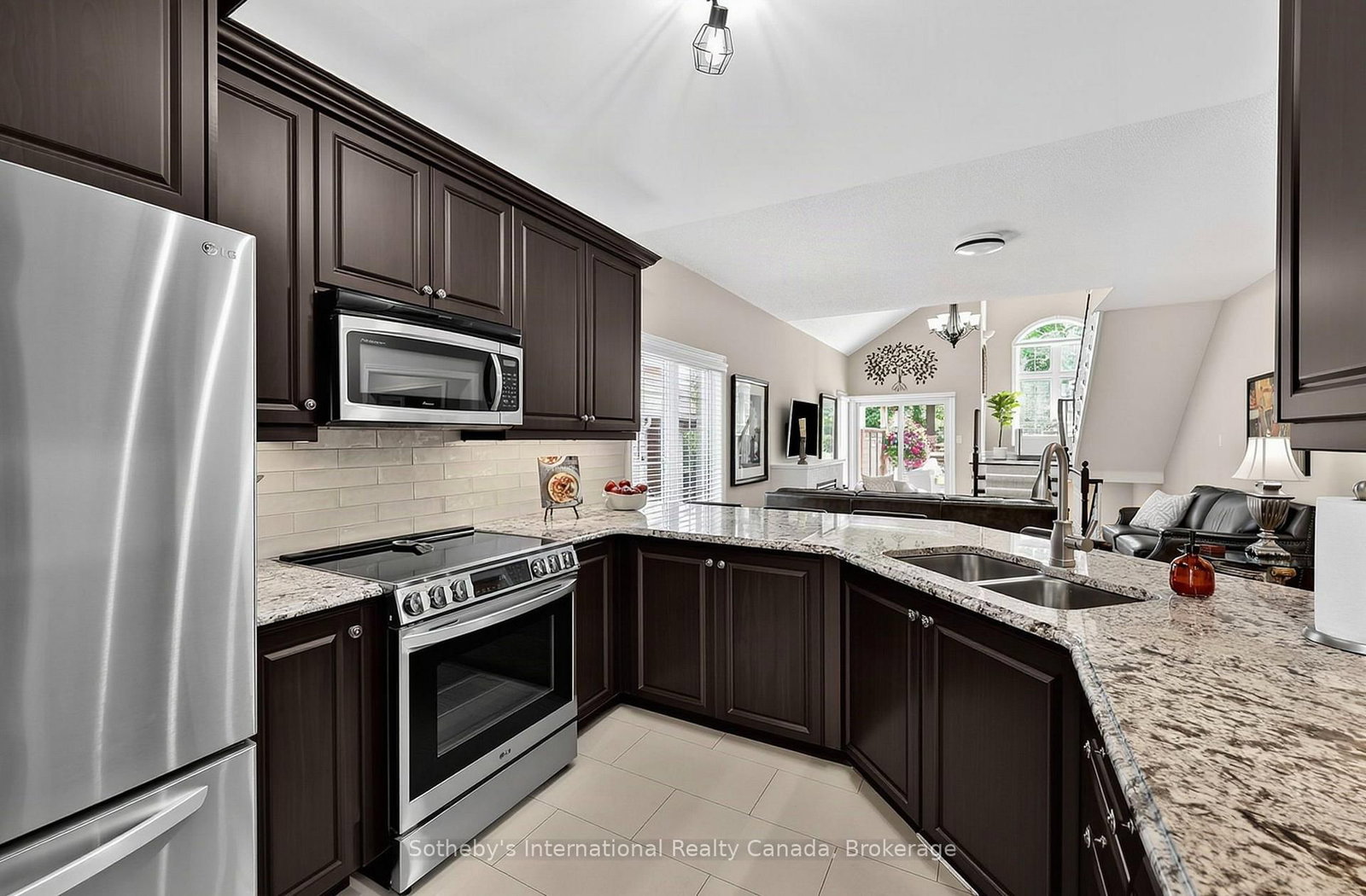 48 Thomas Drive • Collingwood, ON photo 10