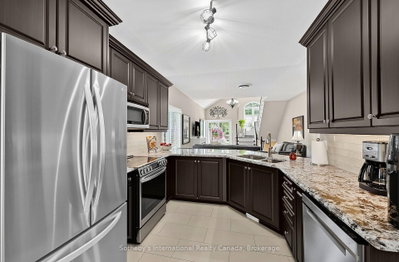 48 Thomas Drive • Collingwood, ON photo 9