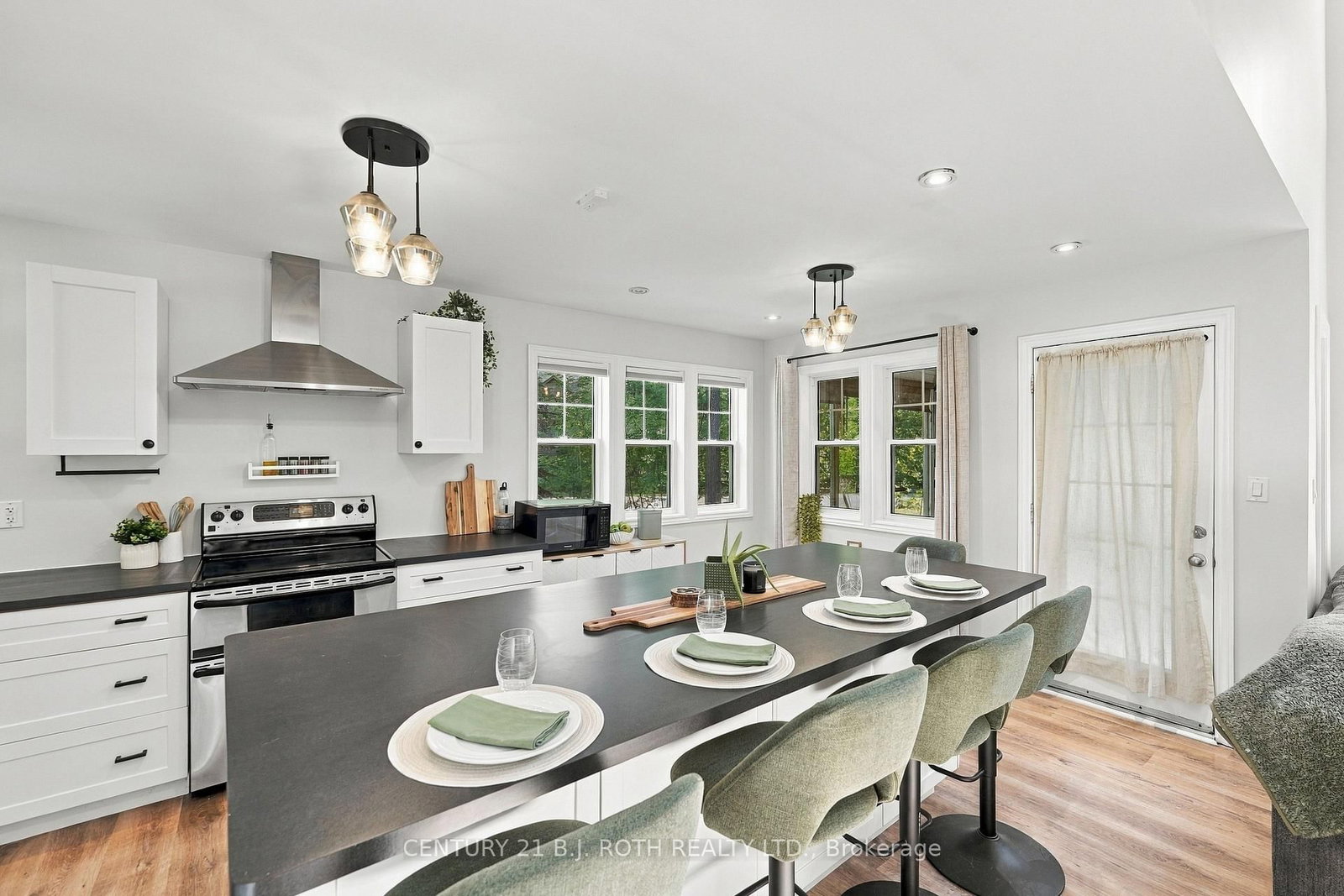 11 Rosemary Road • Tiny, ON photo 12