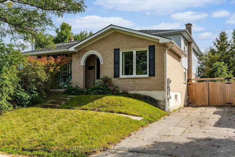 21 B College Crescent