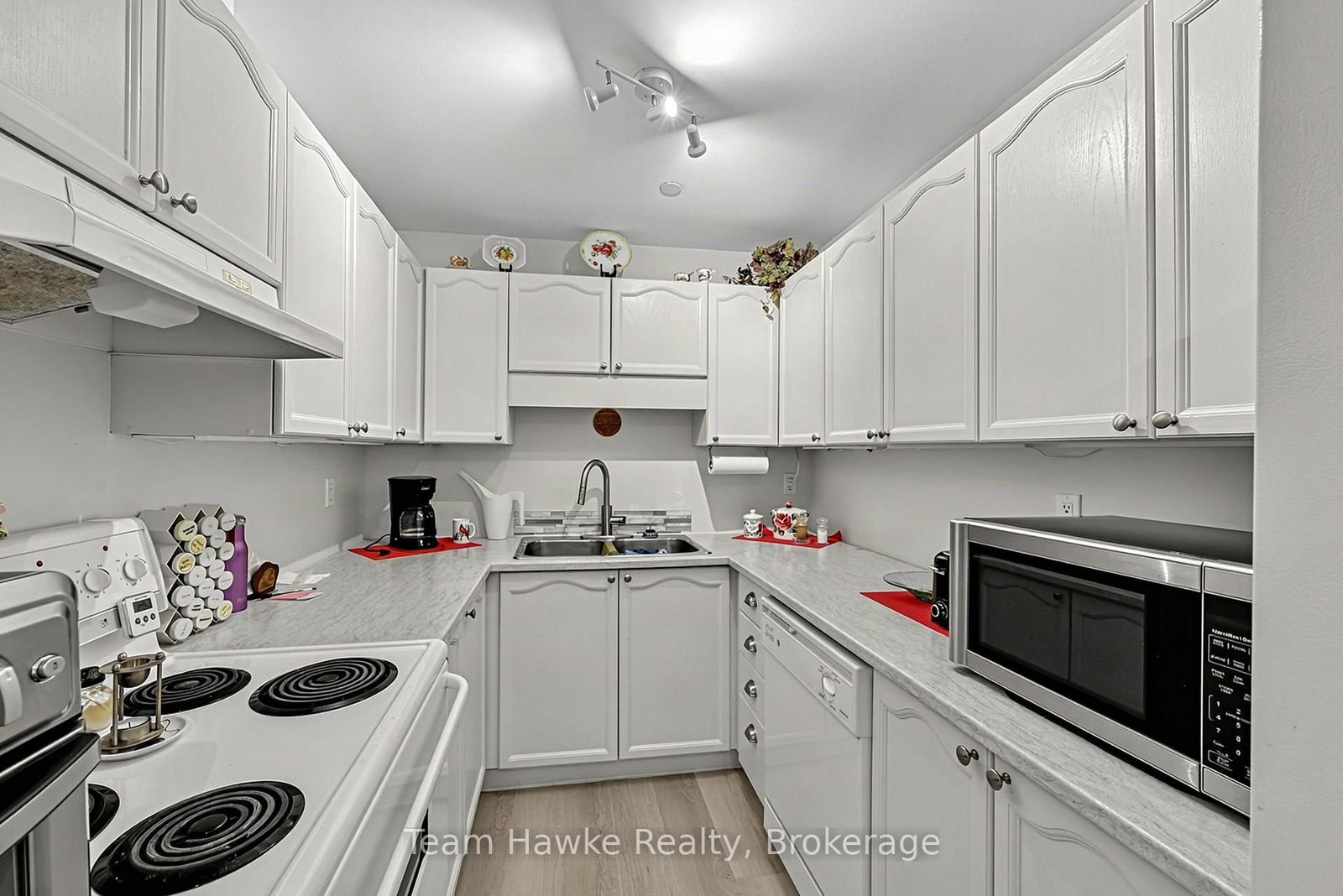 4 Beck Boulevard • #306 • Penetanguishene, ON photo 8