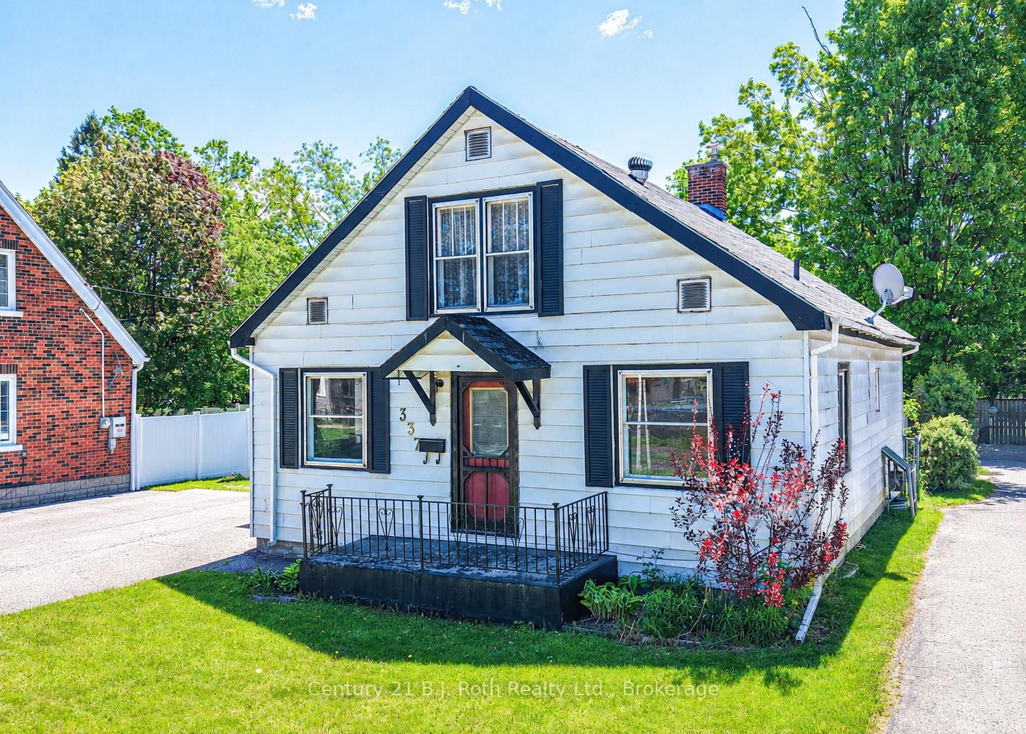 337 Colborne Street W • Orillia, ON photo 1