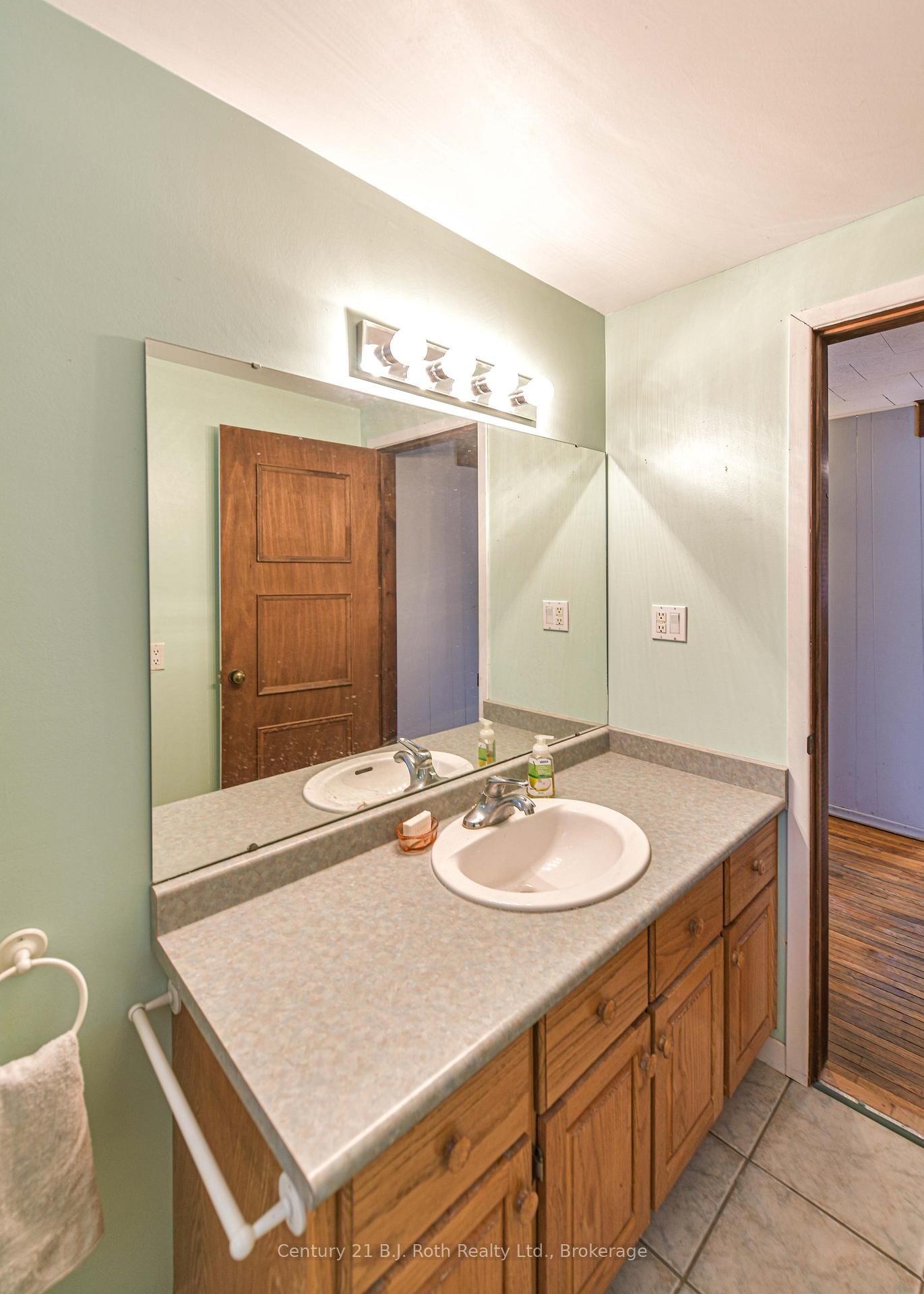 337 Colborne Street W • Orillia, ON photo 24