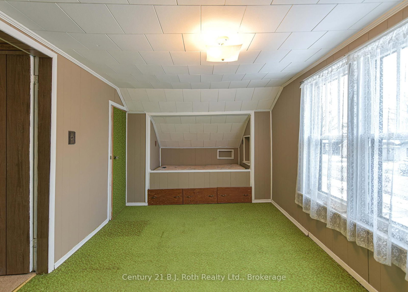 337 Colborne Street W • Orillia, ON photo 32