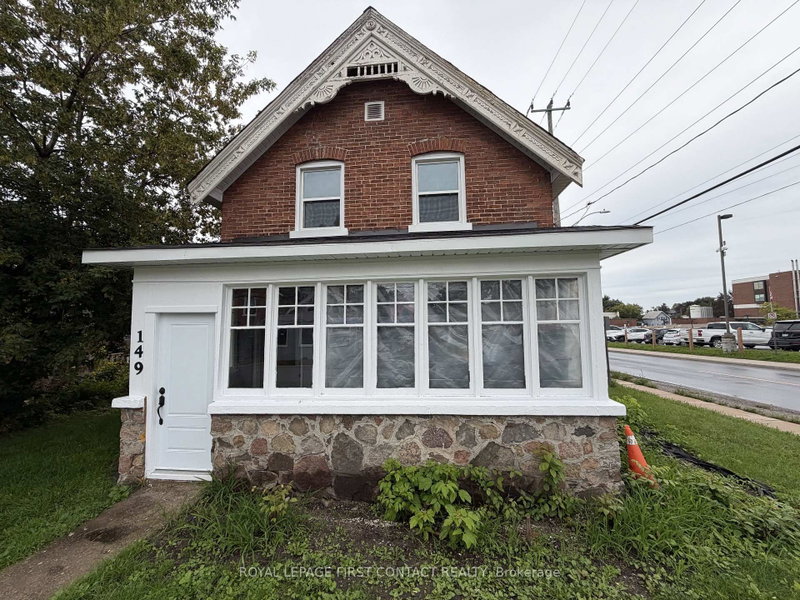 149 Mississaga Street W