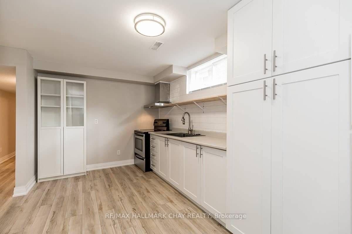 #LOWER - 3 Buchanan Street, Barrie 5