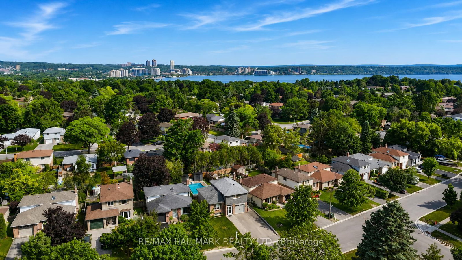 36 Ridgeway Avenue • Barrie, ON photo 35
