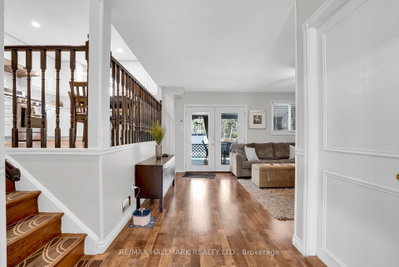 36 Ridgeway Avenue • Barrie, ON photo 7