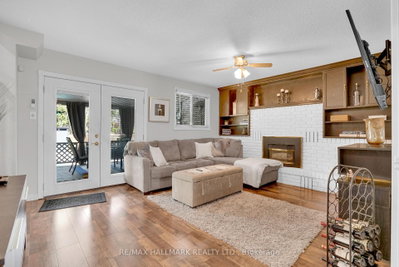 36 Ridgeway Avenue • Barrie, ON photo 8
