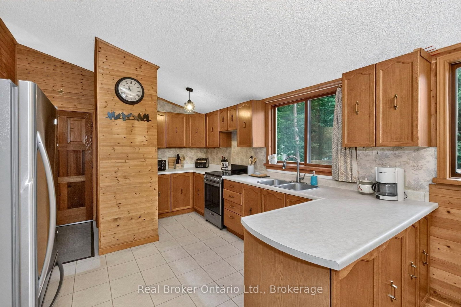 24 Fernanne Drive • Tiny, ON photo 14