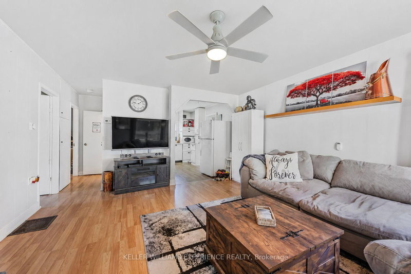 3829 Crossland Road
