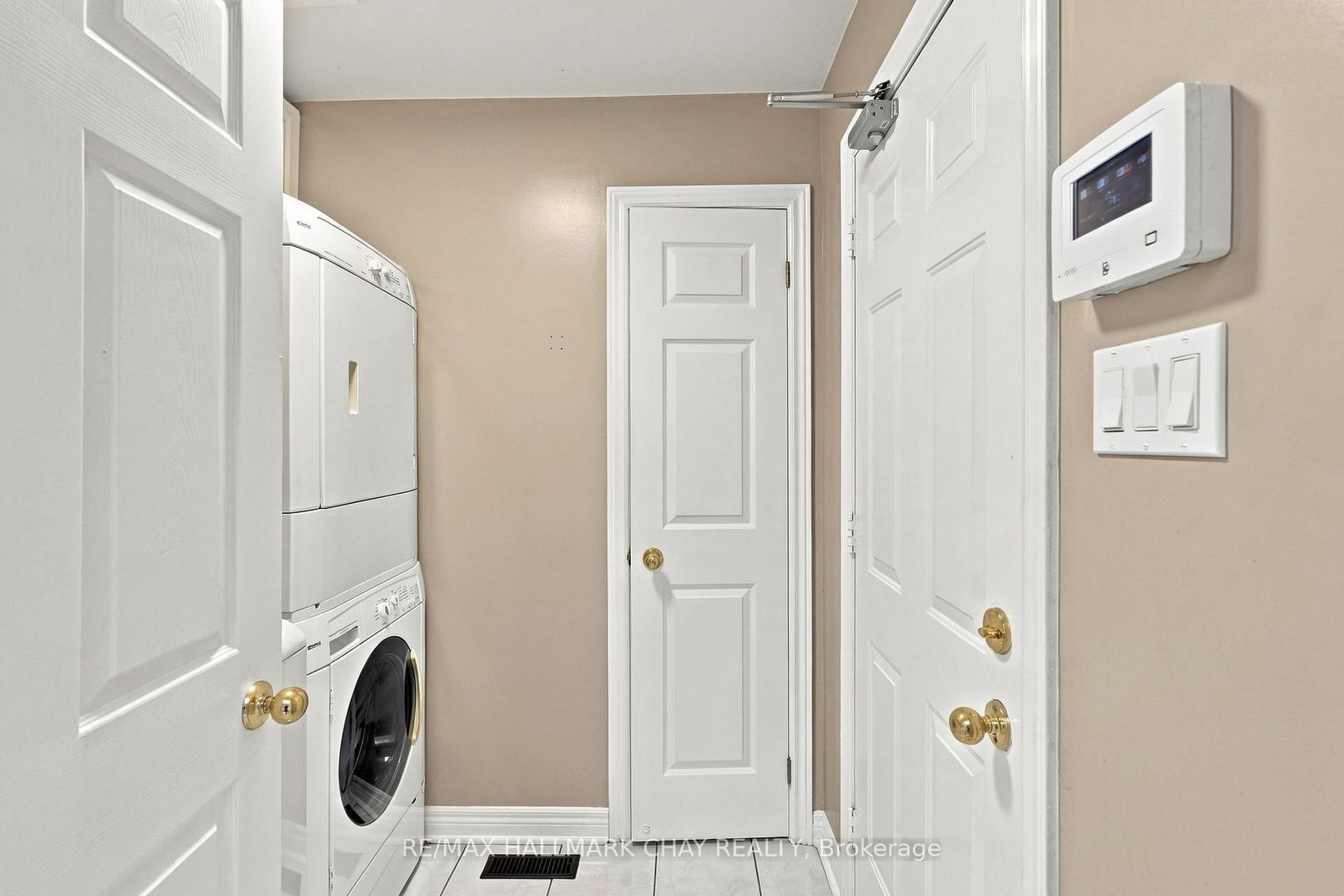 3 Maw Court • Barrie, ON photo 18